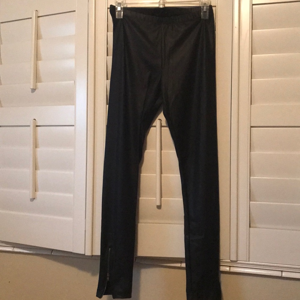 🖤 Forever21 FAUX Leather Skinny Leggings 🖤